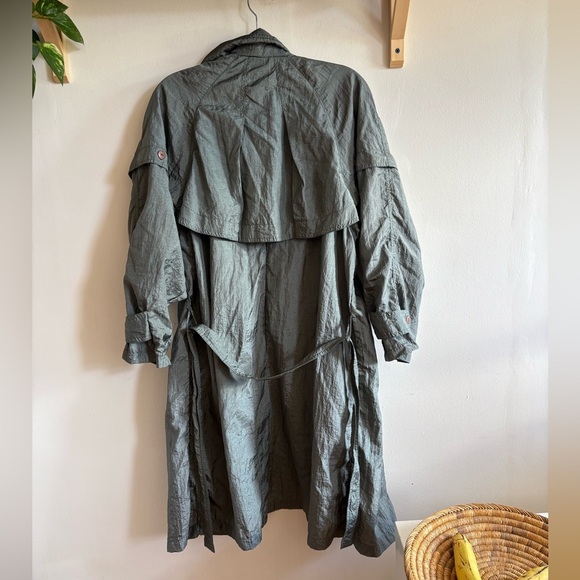 Vintage Decade Lightweight Trench Coat – Oversized Fit - Picture 6 of 6